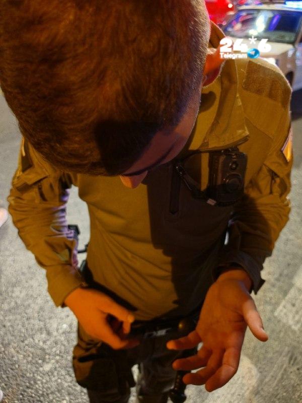 🇮🇱 איתי גל-און. הפגנת החרדים בכביש 4: שוטר נפצע בראשו מאבן שהושלכה לעברו.