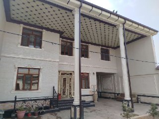 Учкахрамон постдан кирганда Хожи отада 4 сотих ховли