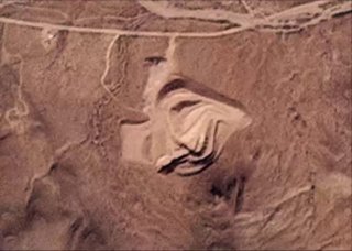 - 🇺🇸/🇮🇷 אתר הניסויים החדש שהוקם בוייט סנדס, ניו מקסיקו, כדי לדמות תקיפות של ארה"ב בהר הפיקקס