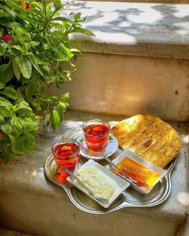 پنجکیها: 🌸آرزو می کنم🍏آن اتفاق قشنگ برایتان🌸امروز بیفته🍏آن بهانه ی زیبا را امروز🌸بیابید🍏آن خبرخوش بهتون برسه🌸وآن دلخوشی زمانش امر