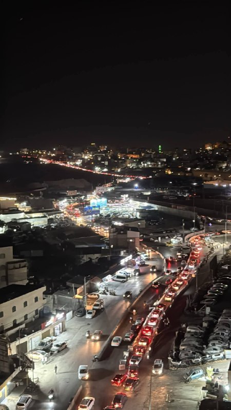 تشديدات الاحتلال تسبب تكدساً لمركبات الفلسطينيين على حواجز القدس