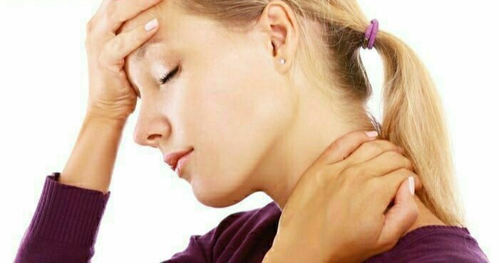 ♥طب سنتی با دلنوشته ♥: 🍶🍃 بهبود سریع #سردردترکیب عرقیات 👈بابونه، بادرنجبویه، اسطوخودوس🍃اگر شب قبل از خواب یک لیوان خورده شود، سردرد چند ساله را
