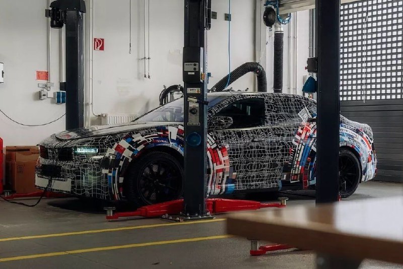 Новая BMW M получит четыре электромотора 2