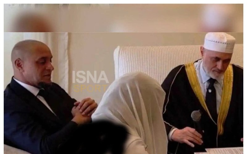 اعتمادآنلاین: 🔻روبرتو کارلوس، اسطوره فوتبال برزیل مسلمان شد🔹روبرتو کارلوس شهادتین را بر زبان آورد و به اسلام گروید.🔹جهاد حماده، یکی از