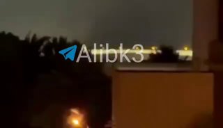 אש פורצת במפקדת הצי החמישי בבחריין כתוצאה מטילים איראניים.