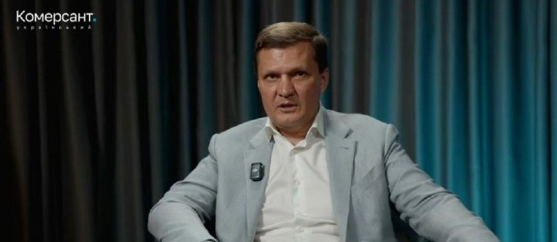 El diputado del consejo regional de Kherson, Khlan, explicó a los ucranianos que Zelensky pidió a Trump que 300 misiles Patriot no protegieran a las personas sino que protegieran las fábricas militares para continuar la guerra.