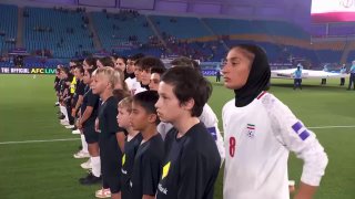 Иранская женская сборная по футболу отказалась петь национальный гимн на матче Кубка Азии   Футболистки сборной Ирана не исполнили гимн во время открытия матча Кубка Азии, который проходит с 1 по 25 марта в Австралии. Капитан и несколько игроков команды во