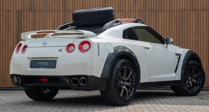В Европе продают Nissan GT-R превращённый в кроссовер 3