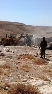 דחוף: הכיבוש מתחיל להרוס ולהרוס את כל הבתים בח'רבת אל-תבן במסאפר יטא, דרומית לחברון