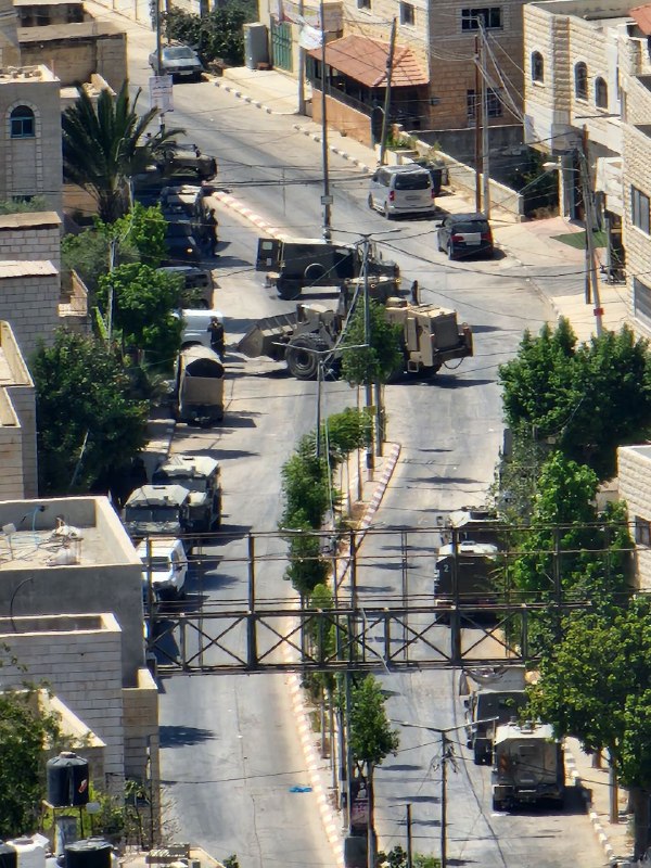 תמונה של צד של צבא הכיבוש מסתער על העיירה קבלאן מדרום לשכם.