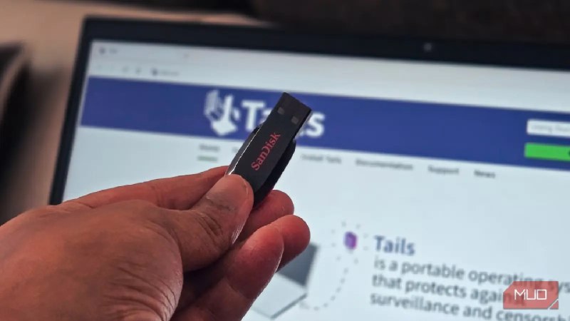 MakeUseOf.Ir: تیتر: فلش USB در کشوی شما یک دیسک نجات رایگان، یک رایانهٔ همراه و یک گاوصندوق گذرواژهٔ آفلاین استخلاصه: فلش USB جاخوش‌کر