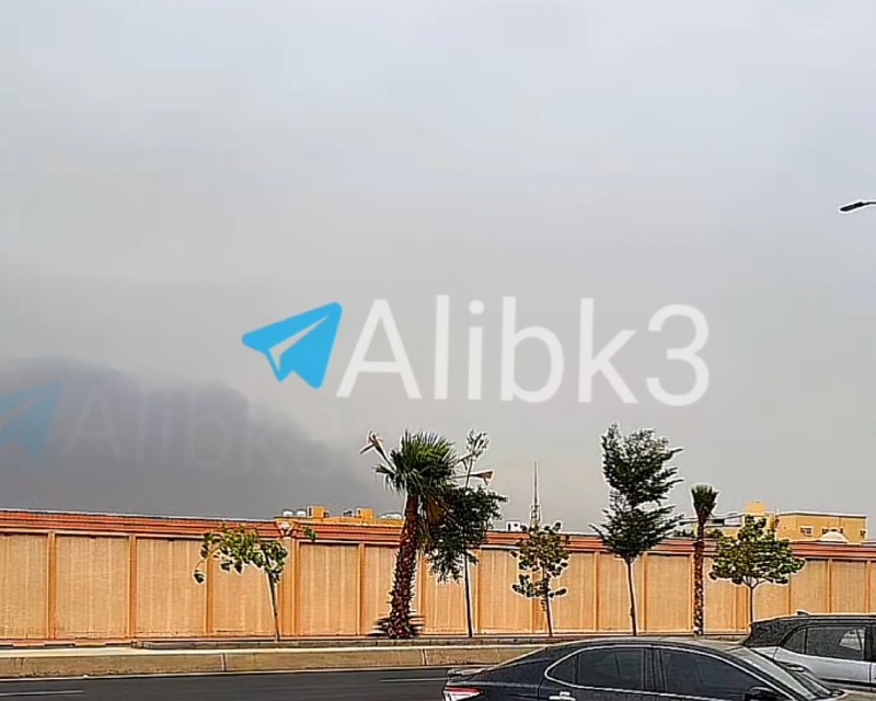 תמונות אחרות שהתקבלו מציגות עשן שעולה מג'יזאן, ערב הסעודית, לאחר המתקפה התימנית האחרונה