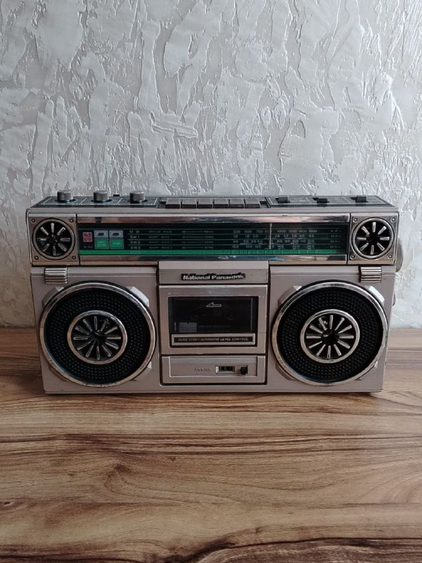 Продаю магнитофон National Panasonic RX-5010F.  Портативный ретро бумбокс из Японии на батарейках. К — фото 1