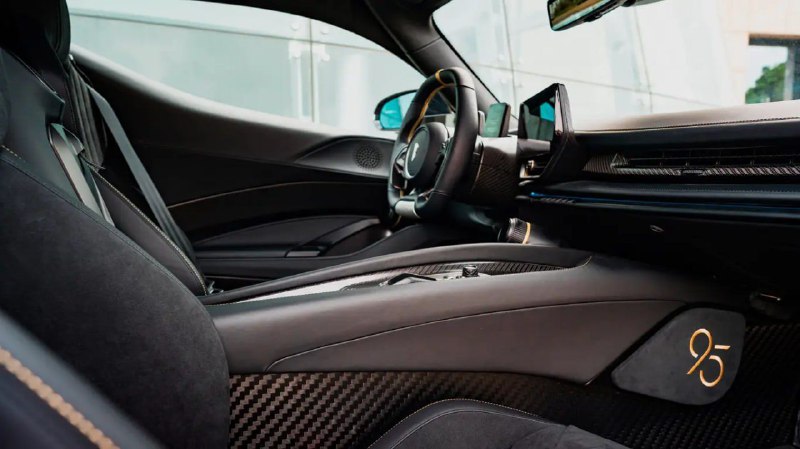 Pininfarina завершила выпуск гиперкара Battista юбилейной версией 4