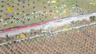 לפחות 50 בני אדם נהרגו, 179 נוספים נפצעו בהתנגשות רכבת בספרד