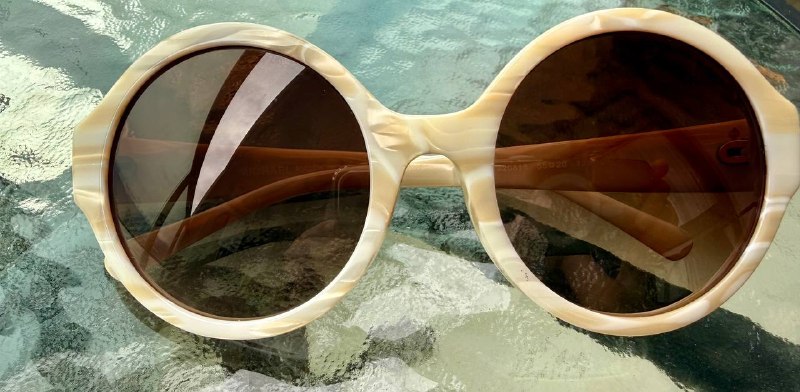 Солнцезащитные очки Michael Kors в новом состоянии из личной коллекции выполнены из ацетата — природ — фото 1