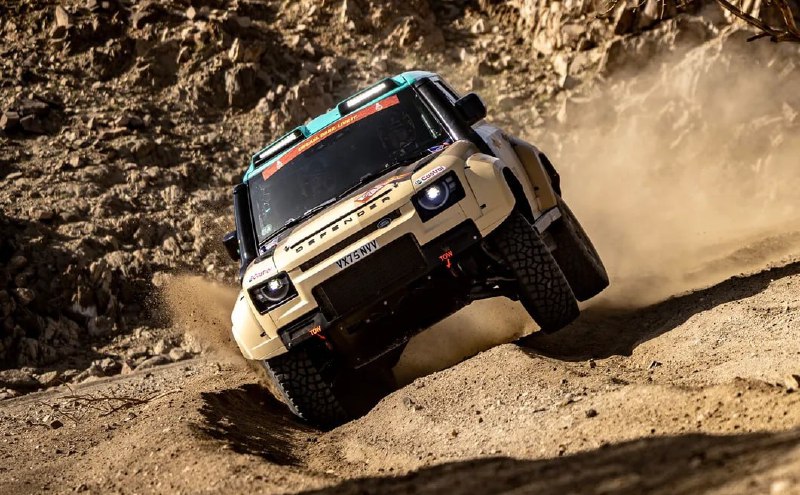 Defender доминирует на старте «Дакара-2026» 4
