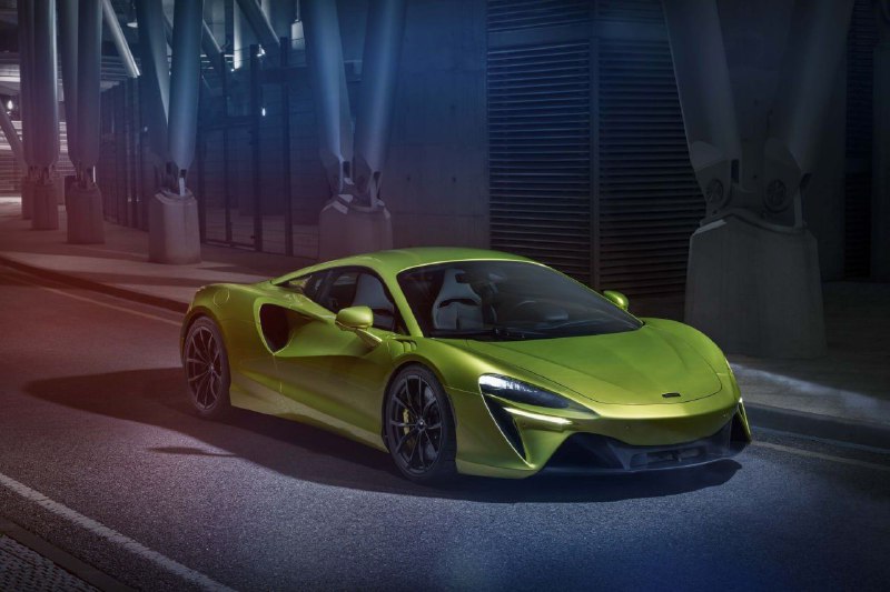 McLaren Artura 5