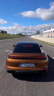 PORSCHE Panamera Turbo E-Hybrid