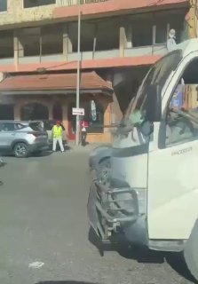 "היאבקות חופשית" באמצע הרחוב בג'ל אל דיב בין גבר לנהג "טוטרים"&33;