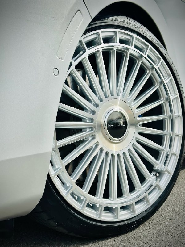 BMW 760 4
