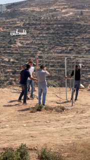 أهالو قُصرة ينصبون خيمة احتجاجاً على حصار منازلهم بنابلس