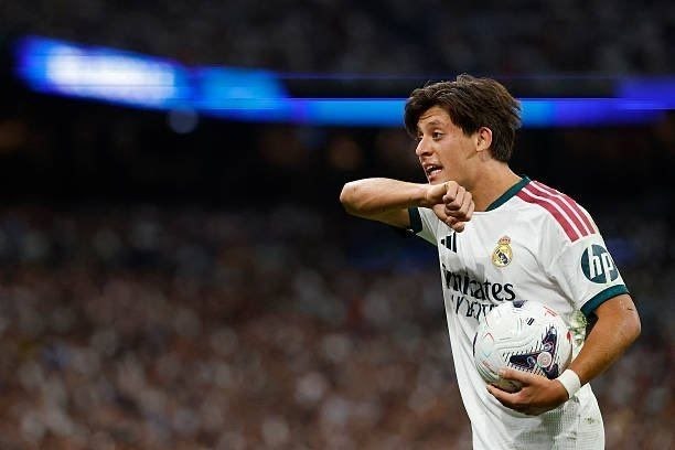 Real Madrid | رئال مادرید: ⚽️آ.اس:🔘 فقط 15 دقیقه برای آردا گولر کافی بود تا فضای برنابئو رو عوض کنه و ثابت کنه یکی از مهره‌های غیرقابل لمس رئاله؛ گ
