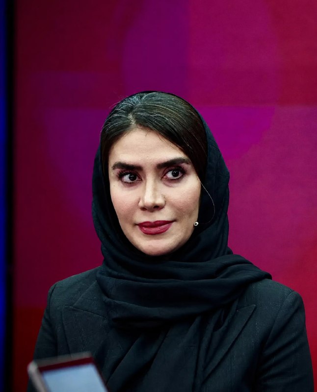 ورزش سه ✔: پرافتخارترین داور زن ایرانی؛👋 خداحافظی گلاره ناظمی از داوری✏️ گلاره ناظمی اولین داور بین‌المللی زن ایران که سابقه قضاوت 