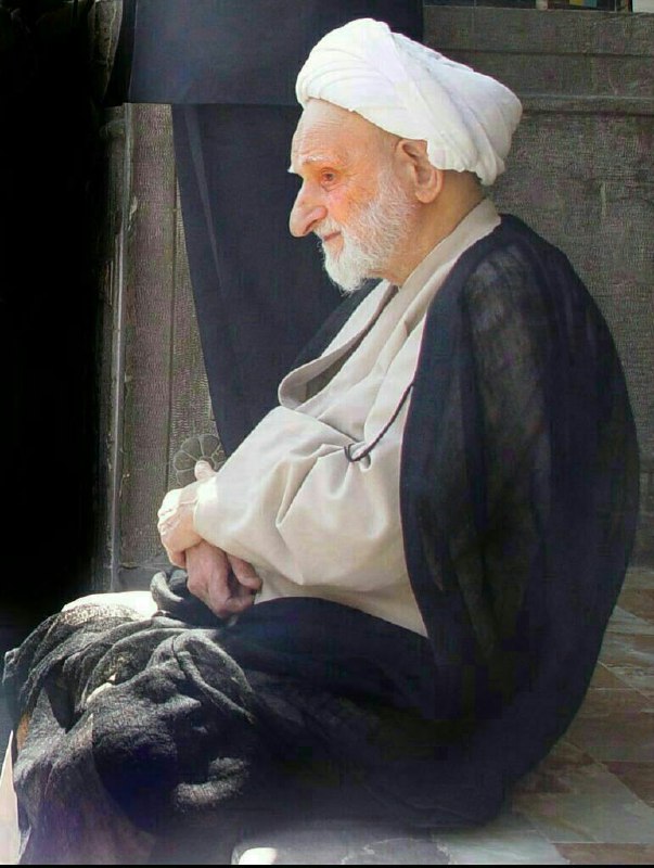 دعــادرمــانی: ✨آیت الله بهجت:✨برای بیماری ها چه کنیم،?آیت الله بهجت پاسخ دادند:خداوند متعال کپسولی درست کرده است که تمام ویتامینها در 