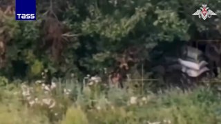 תמונות של הלחימה על ההתנחלויות אליסובקה וברילובקה, שצולמו על ידי כוחות רוסים. סרטונים: משרד ההגנה הרוסי/ TASS.