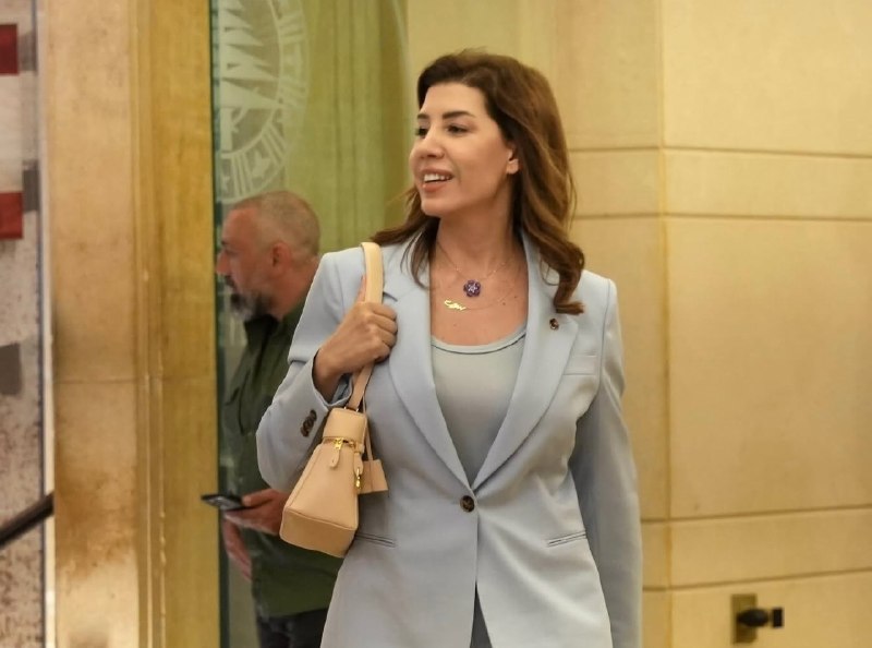 Representative Paula Jacobian: Don't think of the attack on me like that.. it's a bit. Stop by today in front of everything, in "Bankerjia" and in the Z/B and deep mode. I fight the mafia and the mafia fights me!