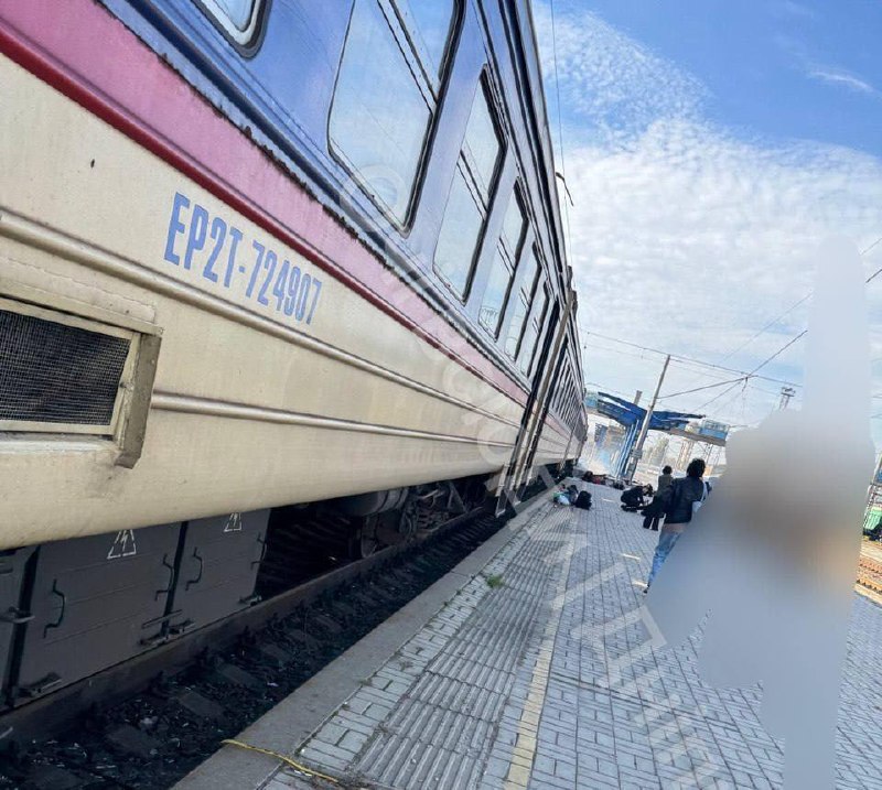 קראתי את הערוצים הפטריוטיים שלנו. כולם מפרסמים את אותו טקסט מודפס: טרגדיה בדנייפרופטרובסק, כטב"מ נפל בתחנה…