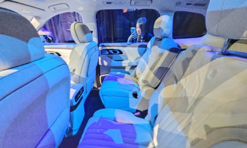 Флагманский Geely Galaxy M9 представили в Милане 6