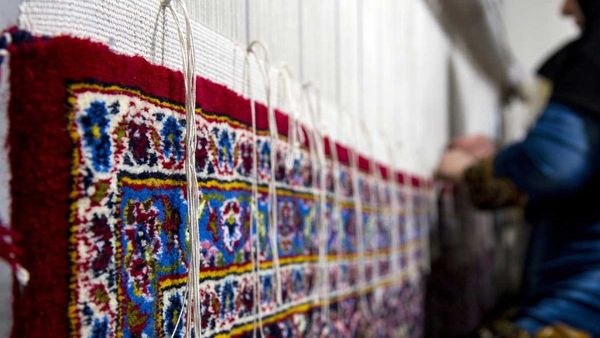 اخبار همدان: راه‌اندازی مجتمع قالی‌بافی با مشارکت آستان قدس در شیرین‌سو🔹️رئیس اداره فرش صمت استان همدان: این مجتمع در پی انعقاد تفاهم