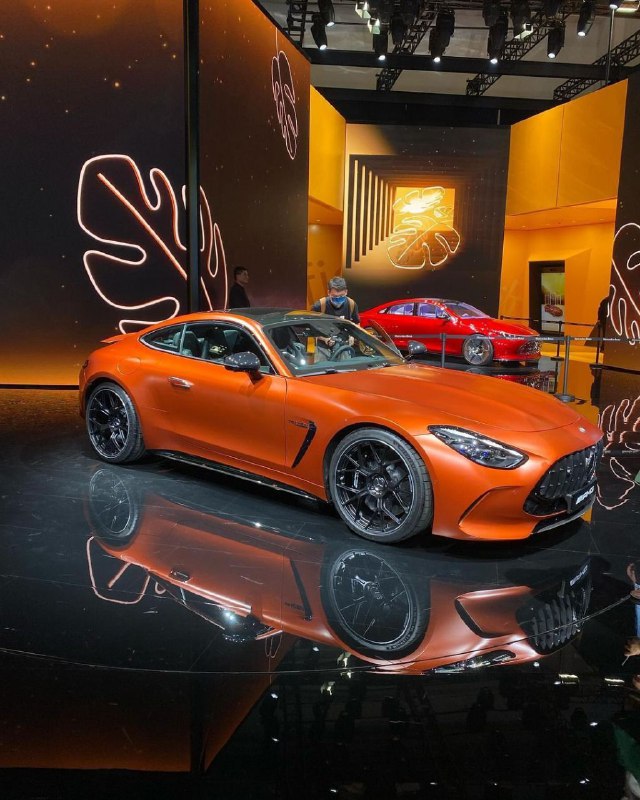 New AMG GT63 S E-Performance 4MATIC+ 4.0-L V8 BITURBO 816 HP 0-100 km/h 2.8