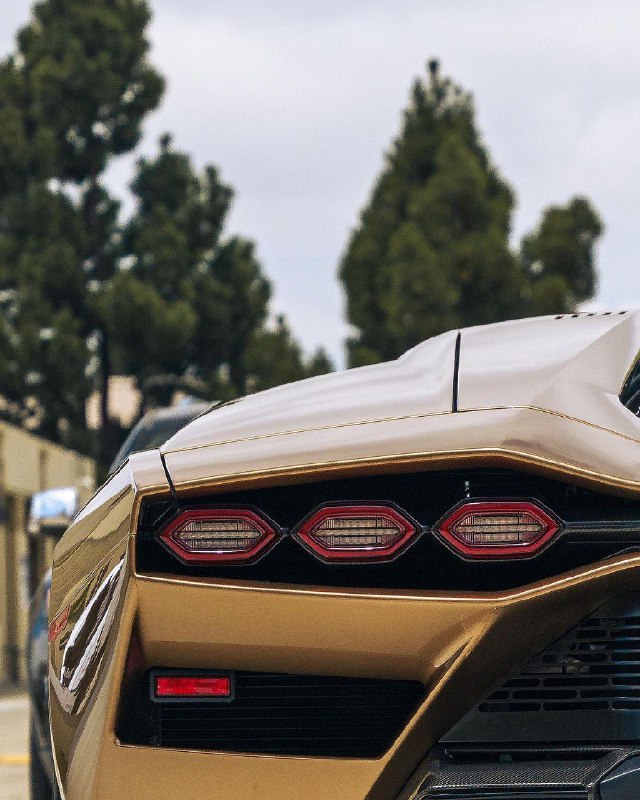 Lamborghini Countach LPI 800-4 7