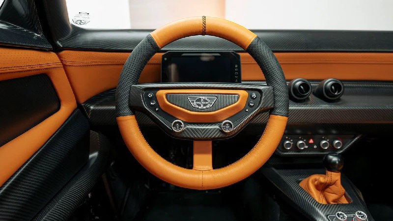 Donkervoort представила P24 RS — свой самый экстремальный спорткар с тарга-кузовом из алюминия и кар 7