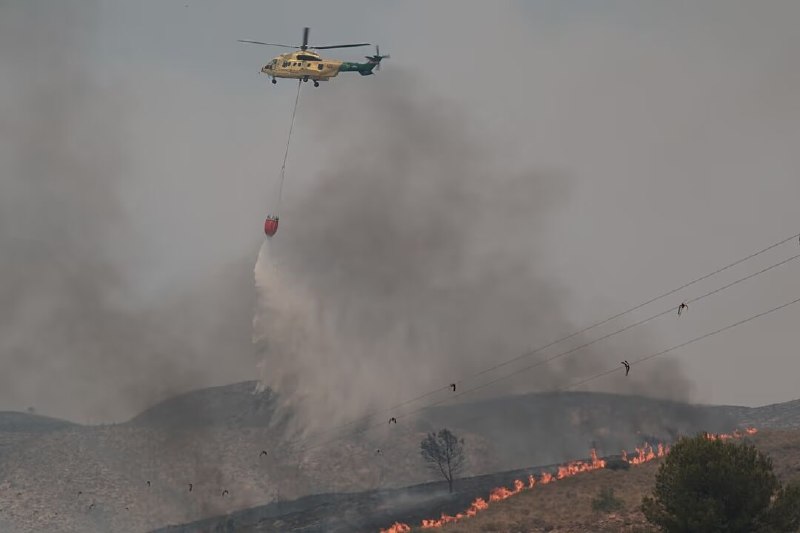 🔸 דיכוי אש קטלנית בספרד; חזרה הדרגתית של המפונים לבתיהם