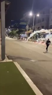 כוחות ישראליים יורים פצצות גז ברחוב אל-מלב בקלקיליה