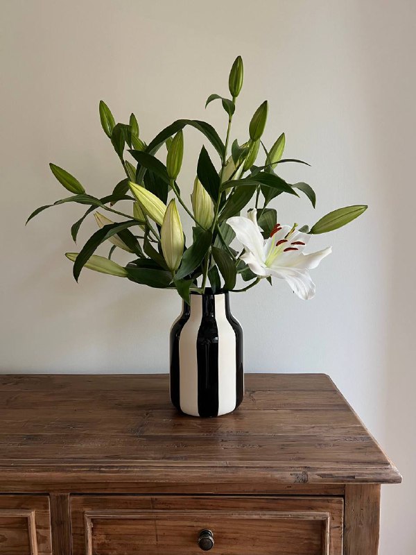 Полюбила эту вазу С покупкой посуды и декора на алике у меня чаще всего бывает так, что фотографии в карточке товара не ахти, а в жизни предметы ок... - изображение 1 - предметы, оказываются, брендами