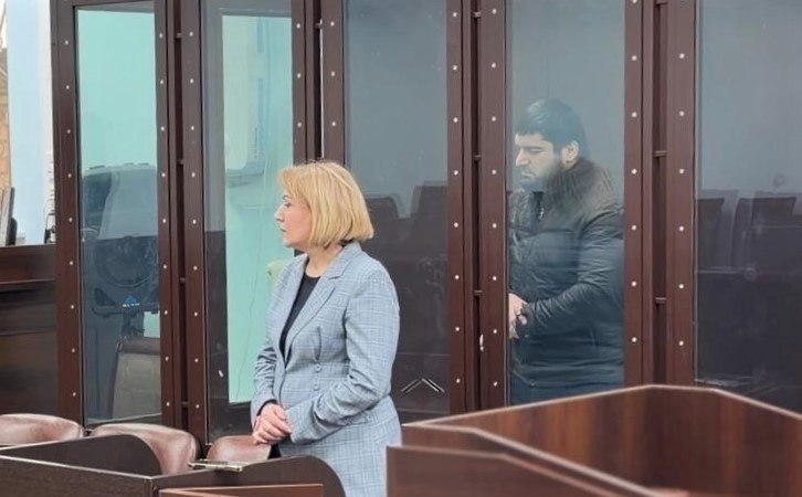 Суд установил, что 7 июня 2011 года во дворе жилого дома на улице Абубакарова в Махачкале двое киллеров расстреляли автомобиль, в котором находились Са фото