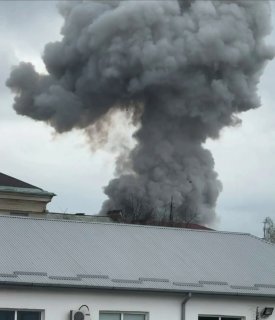 Во Владикавказе произошли взрыв и пожар на территории склада с пиротехникой, сообщают «Новости Владикавказа» и «Новости Осетии».Как пишут «Новости Владикавказа», пострадали два человека, один из них в тяжелом состоянии.