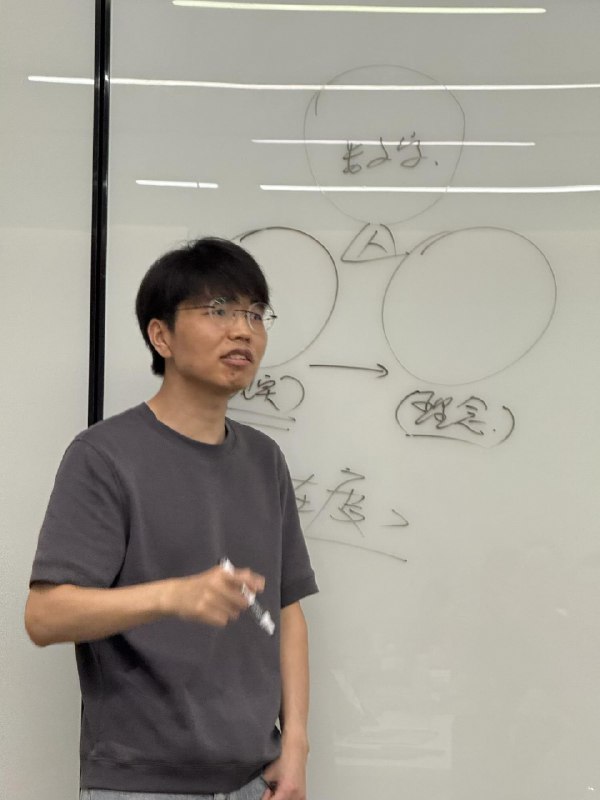 今天在上海参加了李继刚的织梦师线下分享会分享质量之高，世界范围内也是顶级在 AI 时代，人何以自处？机械，取代了人的体力（后来人们发明了健身房）AI，取代了人的脑力（后来人们发明了健脑房？）人类还剩下什么？AI 没有目的，而人全是目的人的目的，就是心力