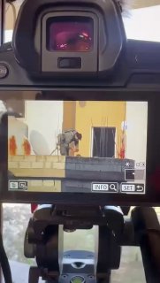 🚨בעלי בתים רואים את "גנבי" בתיהם... או אפילו את מה שנשאר מהם... מצלמה עוקבת אחר חיילים ישראלים על גג בית ב…