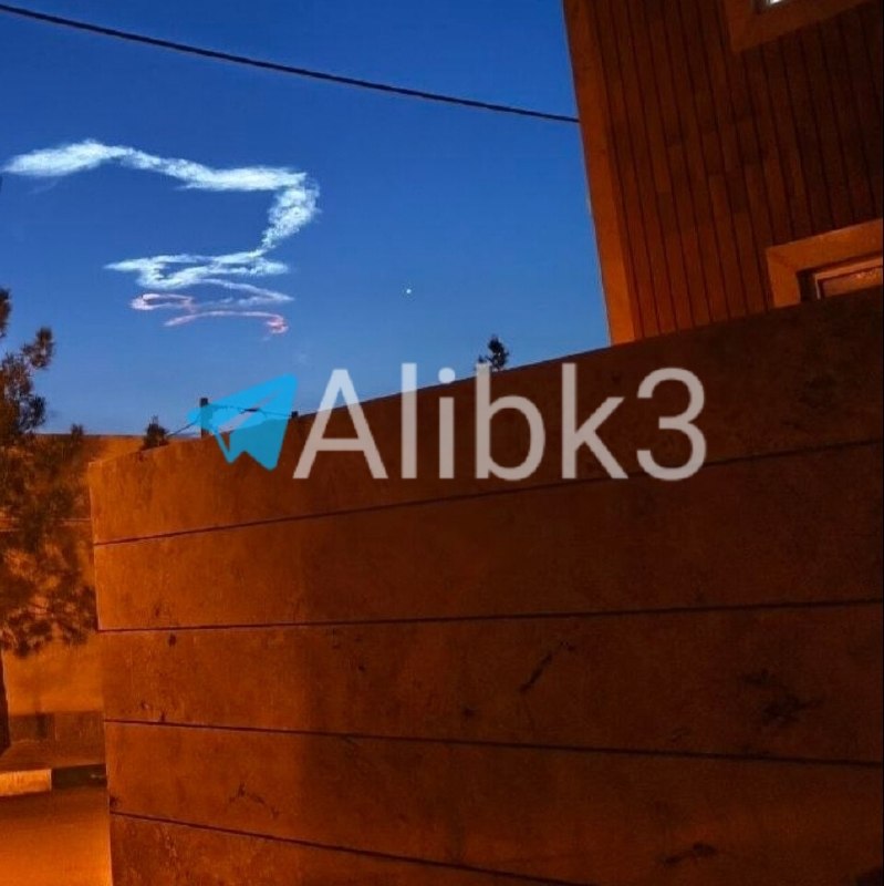 שמי איראן מלאים בעשן של טילים בליסטיים