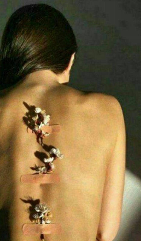 کافه دلتنگی(به من بگو مجنون): مخدری به نام زنپا به پای گونه‌های تر و بغضی بی‌شانهکتمان دلتنگیش را قدم می زنداز حادثه شبنفس به نفس فرو می ریزد«پس کی ات