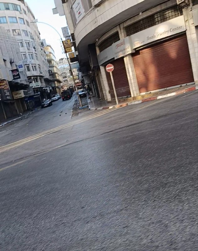 המשך ההסתערות על רחוב אלאדל במרכז שכם על ידי כוחות הכיבוש הישראליים.
