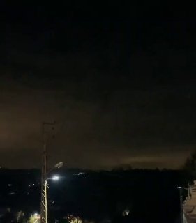 הפגזה ארטילרית ישראלית מכוונת לפאתי העיר זאוטאר שבמזרח לבנון.