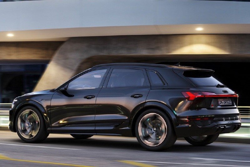 Audi SQ8 e-tron quattro 5