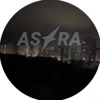 Восемь человек пострадали в результате атаки беспилотников в Новороссийске, сообщил губернатор Кондратьев. «Двое из них — дети, проживающие в частном доме, а также один взрослый. Еще трое — жители многоквартирного дома. Два человека находились на трассе ме